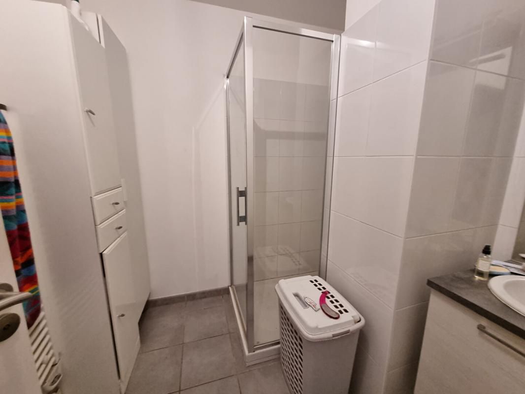 CHENOVE Appartement T3 73M2 + Garage + Place de parking privative( a voir absolument ) 4