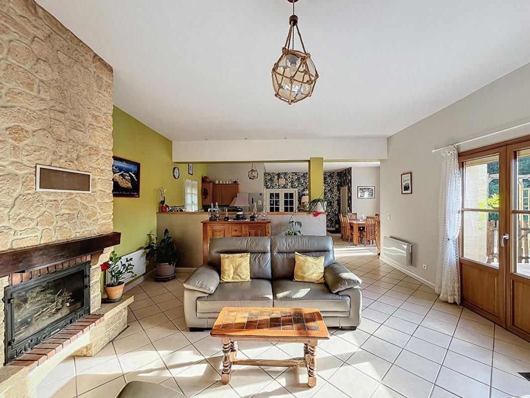 SAINT-CYPRIEN Maison 6 pièce(s) 208 m2 piscine et dépendance 4