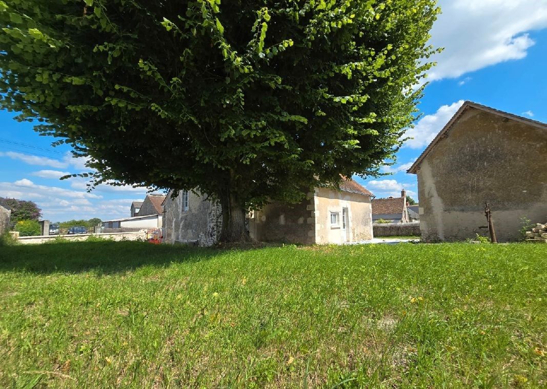 A VENDRE -  Maison  144 m²   (4 Chambres)  - 37340 RILLE
