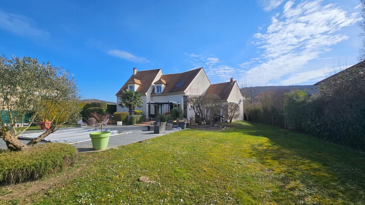 MOISSON Maison d'architecte récente 194 m2 avec piscine dans un environnement privilégié 2
