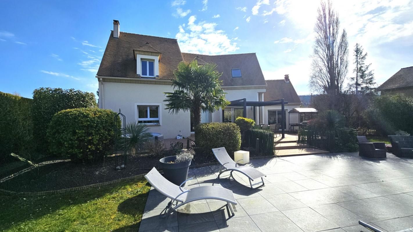 MOISSON Maison d'architecte récente 194 m2 avec piscine dans un environnement privilégié 3