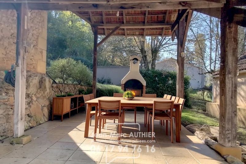 LE BUGUE Maison de plain-pied 2 ch.avec gîte et piscine à 2 mn des commerces 4