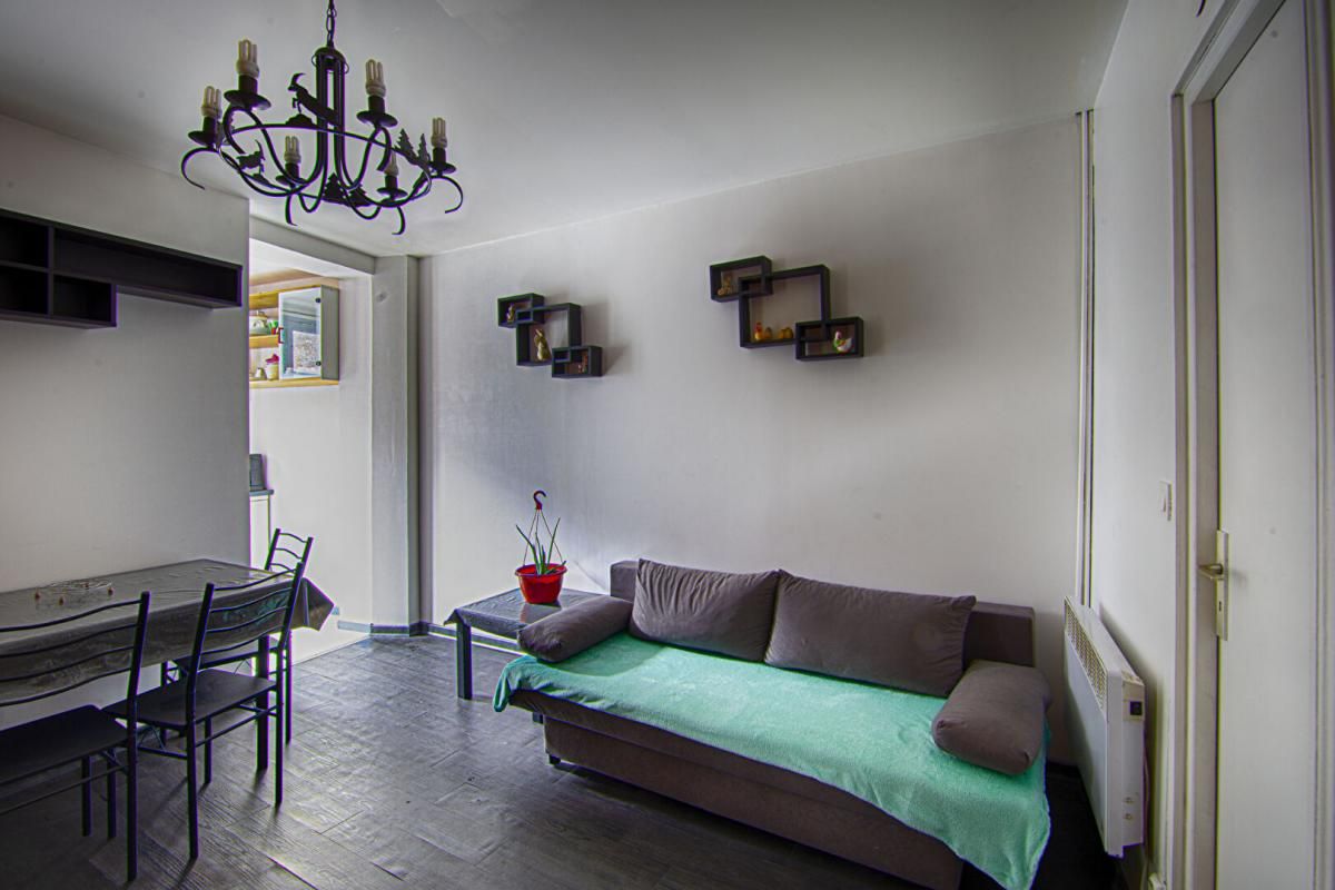 AIX-LES-BAINS Appartement Aix Les Bains 2 pièces 33 m2 Loi Carrez, 48 m2 au sol 2