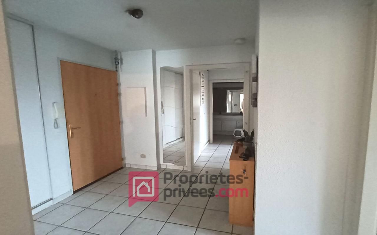 LAMPERTHEIM Appartement loué,  4 pièces avec garage et parking 4