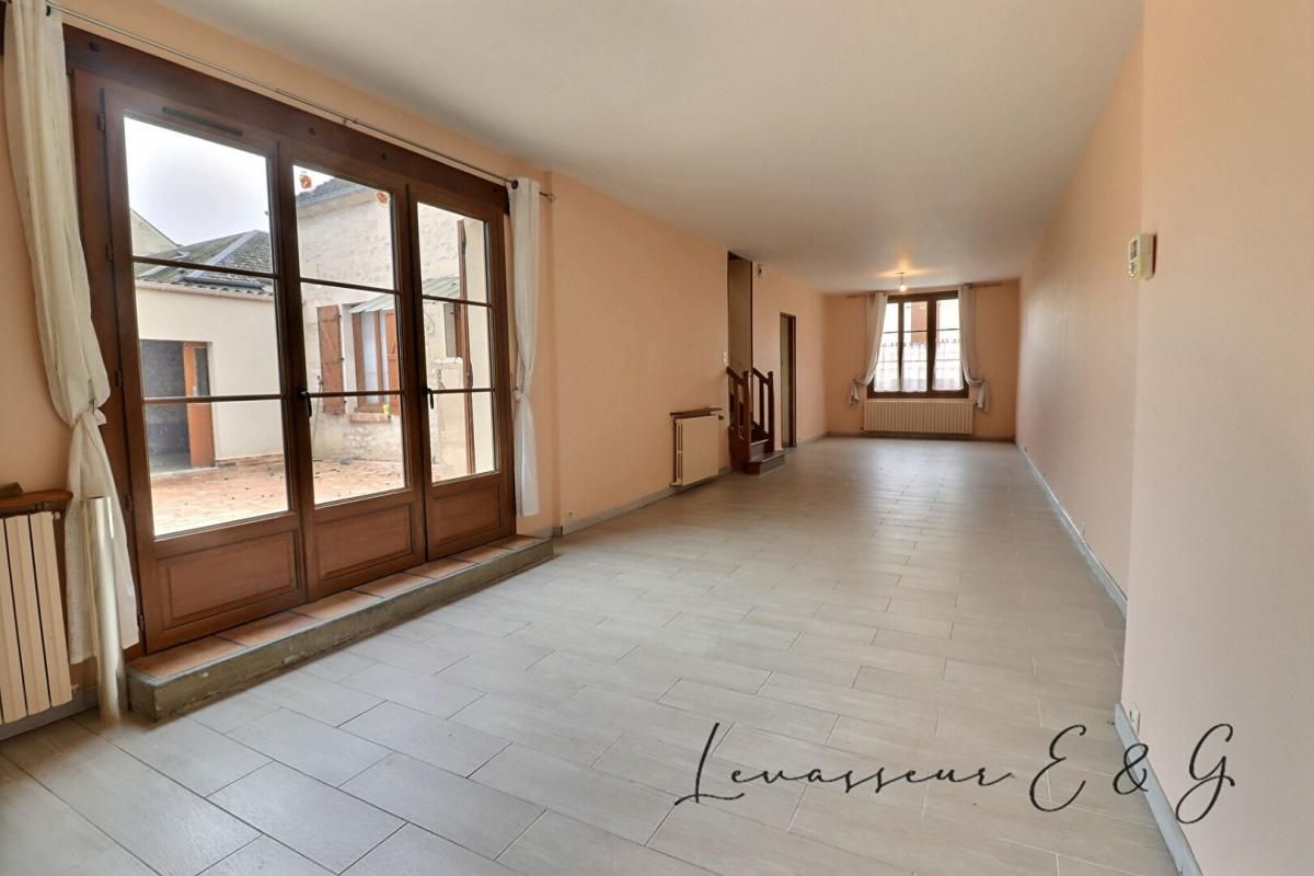 ANGY 60250 - Maison 3 chambres sur 1071m² garage 3 voitures
