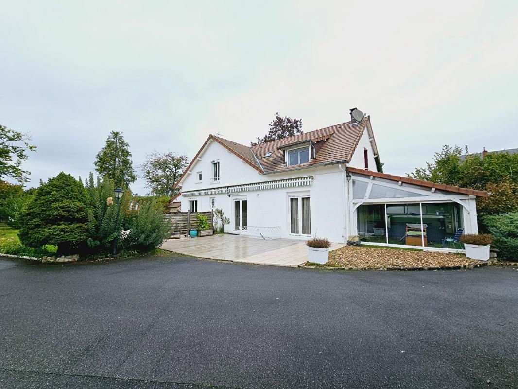 MAISON PROPRIETE 9 PIECES + STUDIO JARDIN DEPENDANCE