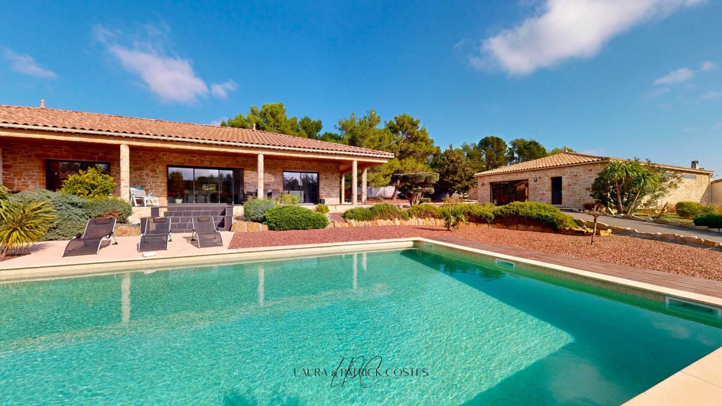 MONTSERET VILLA D'EXCEPTION DE PLAIN-PIED AVEC PISCINE ET DEPENDANCE 3