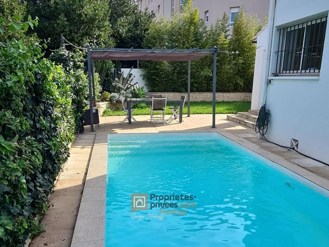 MARSEILLE-8E-ARRONDISSEMENT Très élégante villa contemporaine T5 à 2 pas des plages du Prado et de la Corniche 1.295.000 4