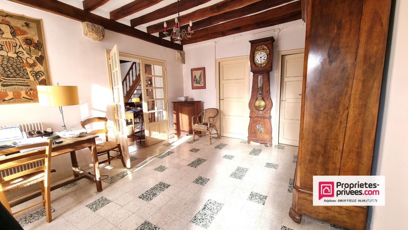 JOUY PROCHE JOUY - MAINTENON. Magnifique Longère de 210 m², 7 pièces 4