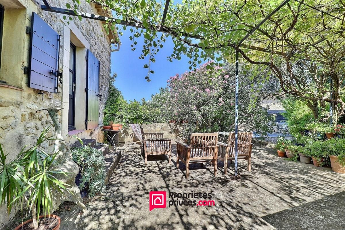 UZES, 10 km ,Maison de village  avec jardin et piscine