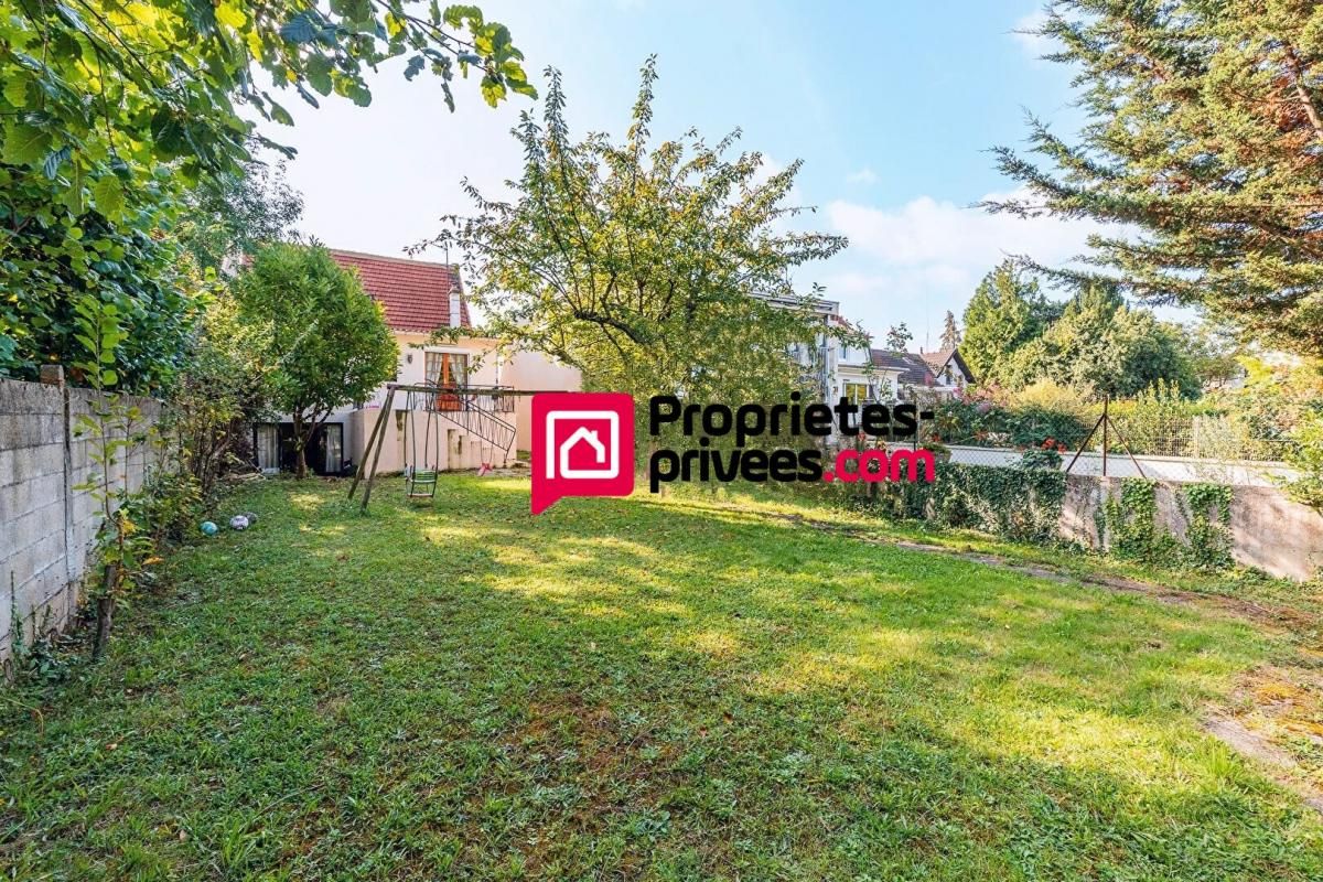 SAINTE-GENEVIEVE-DES-BOIS Maison 6 pièces 100 m² - secteur Gare RER C 2