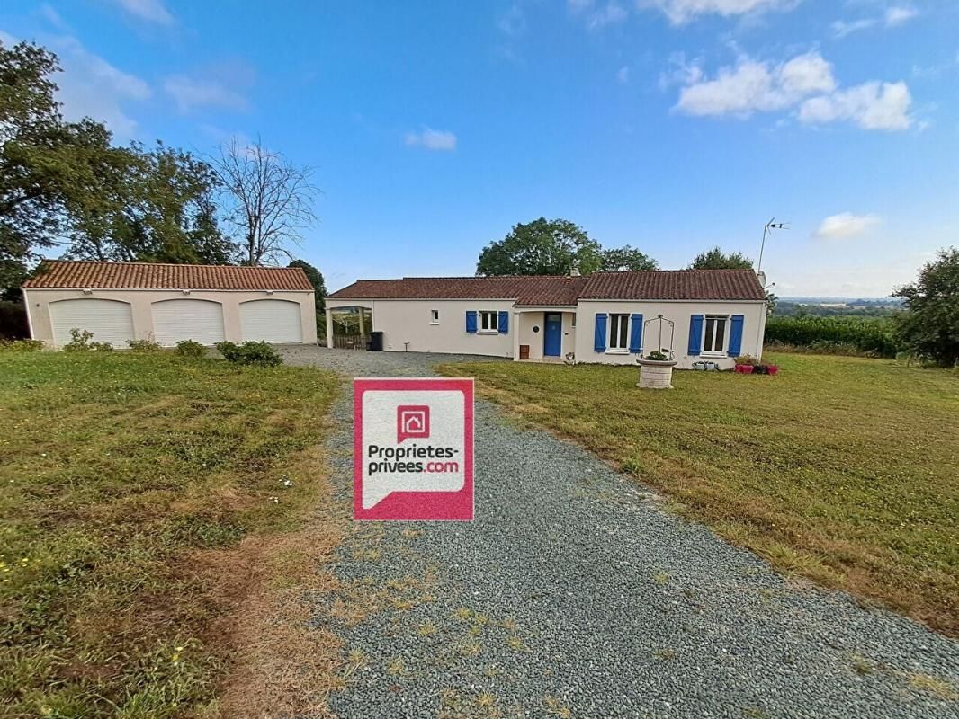 LA CAILLERE-SAINT-HILAIRE Maison 124 M2 , 3 CHAMBRES , PISCINE , GARAGE 80 M2, VUE DEGAGEE 2