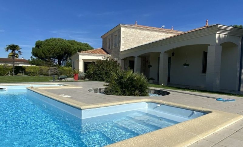 MEDIS Villa de prestige de 362 m² avec T1 de 64 M² SUR 7500 M² 817404 Négociable 4