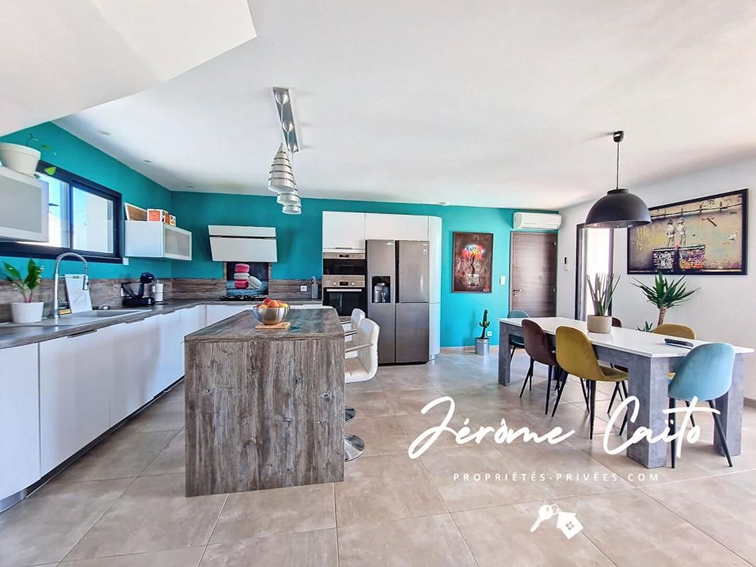 NIMES Villa 146 m² - 5 pièces - 4 chambres - piscine - garage 3