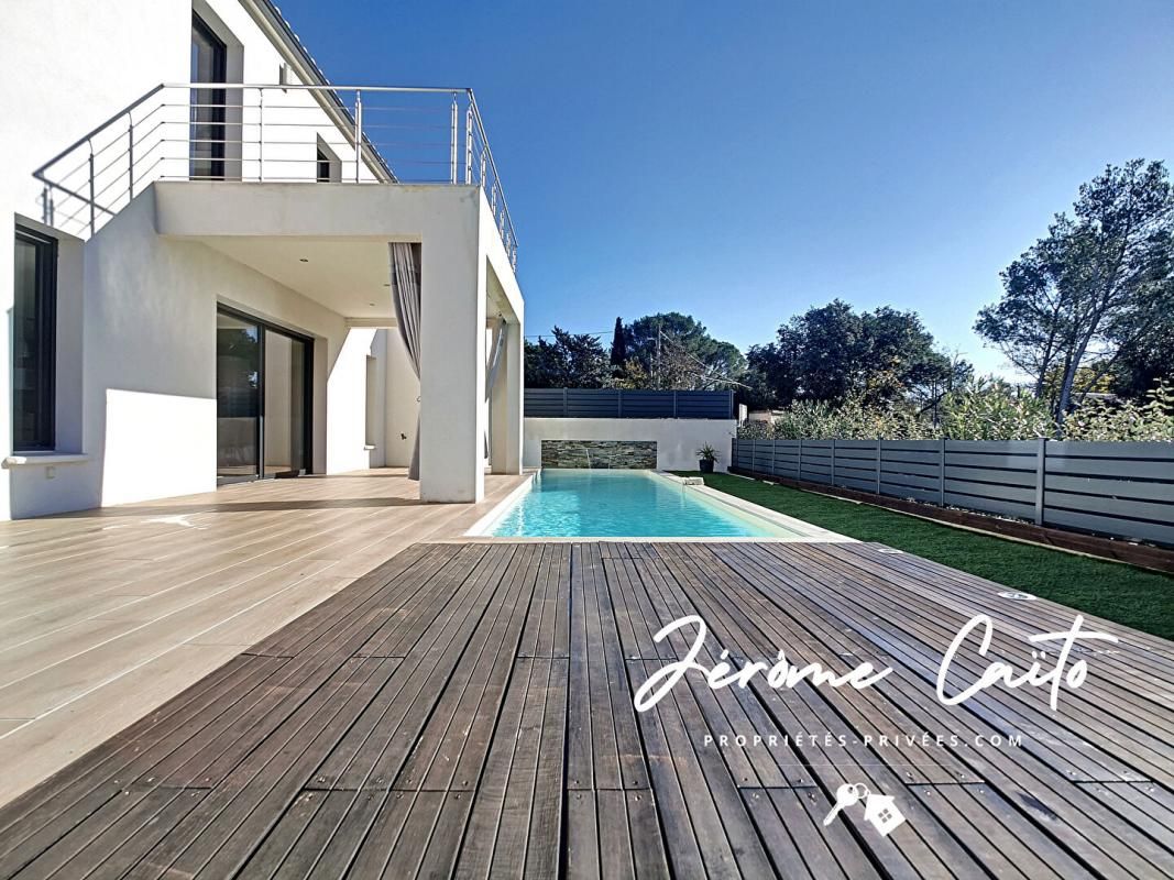 NIMES Villa 146 m² - 5 pièces - 4 chambres - piscine - garage 4