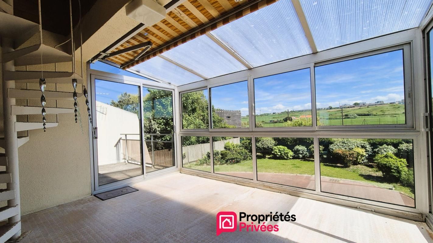 BOULOGNE-SUR-MER PROPRIETES PRIVEES COTE D'OPALE vous propose : 1