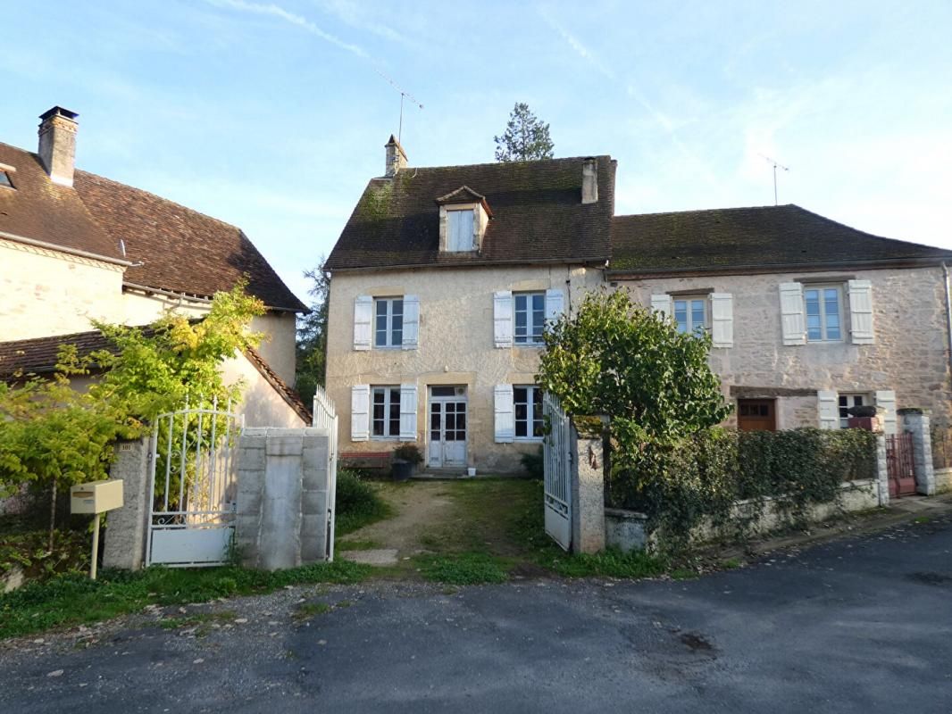 Maison 80m² habitables / 2 chambres / grange