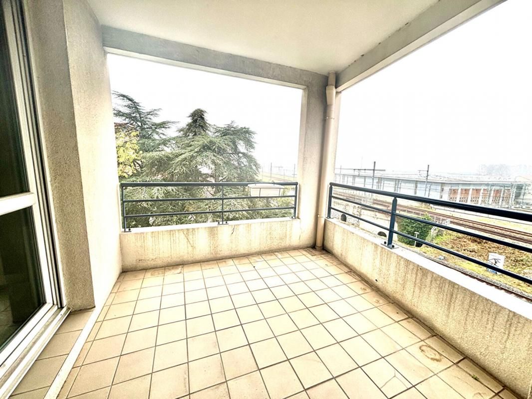 LYON-8E-ARRONDISSEMENT Appartement T3  Lyon 8   70 m2 -259000 2
