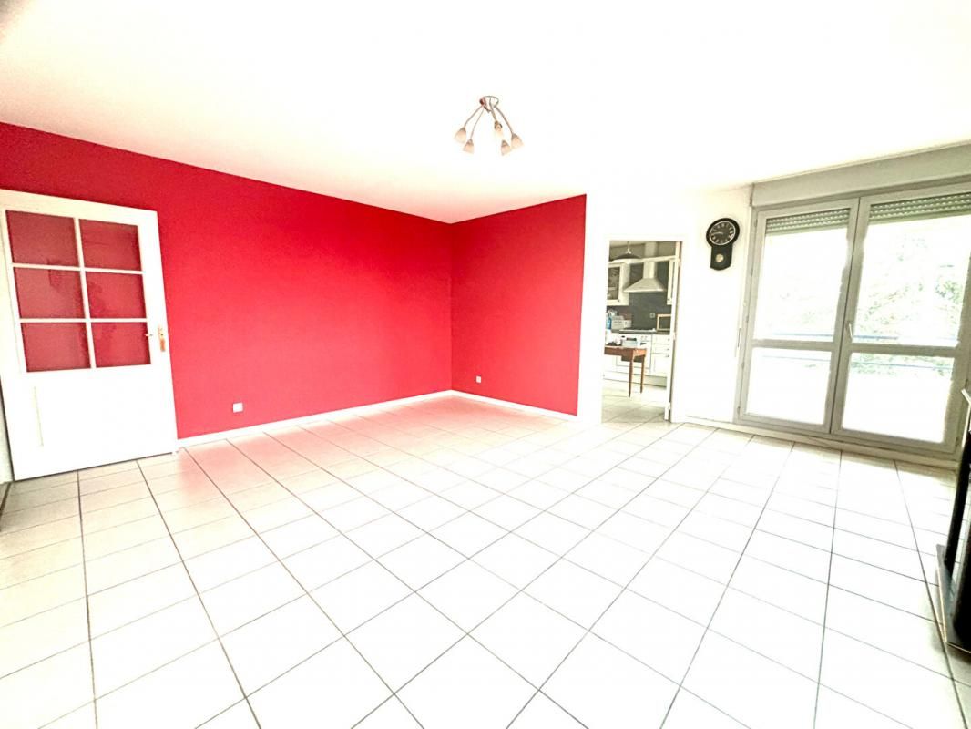 LYON-8E-ARRONDISSEMENT Appartement T3  Lyon 8   70 m2 -259000 3