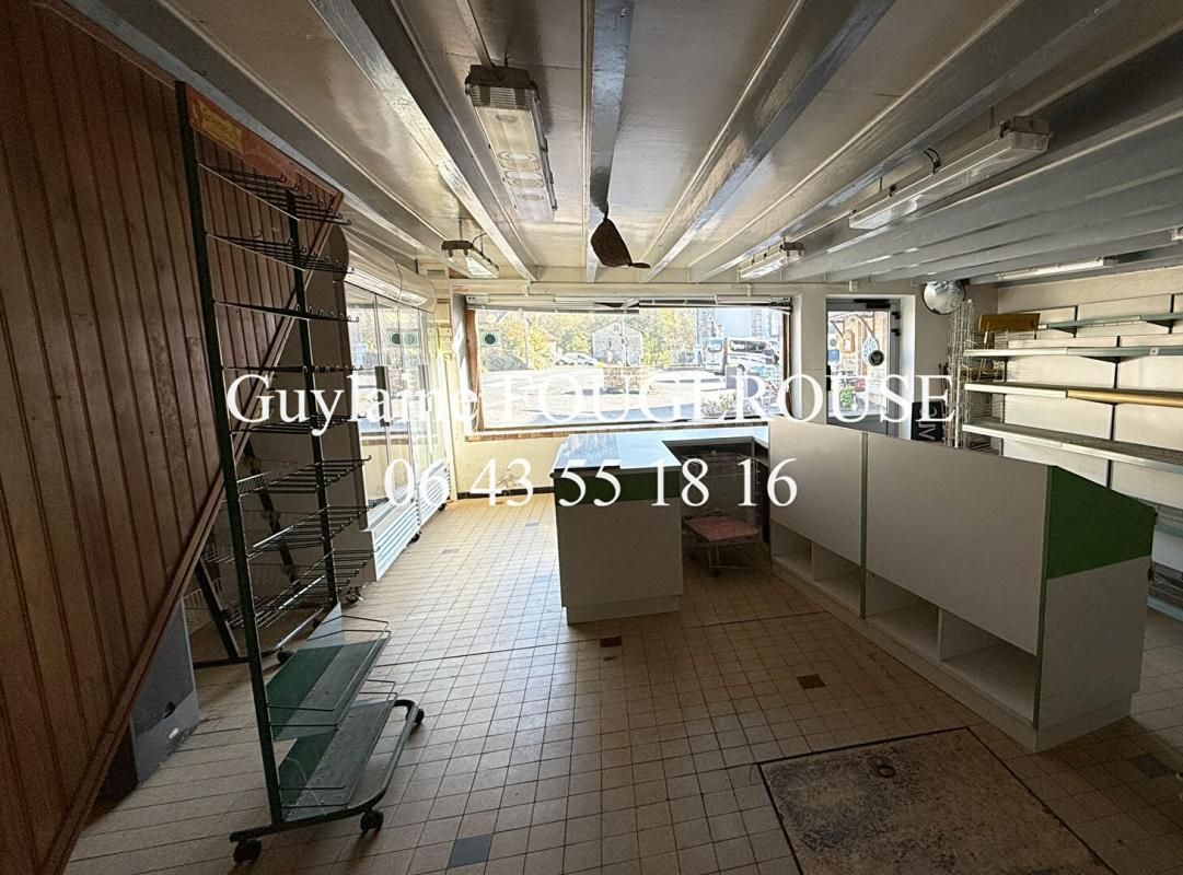 SAINT-ANTHEME Saint Antheme - Murs commerciaux libres avec logement, 160 m² 3