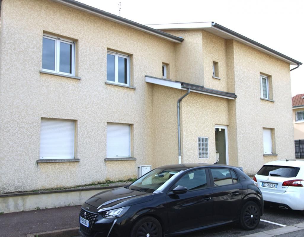 Appartement Genas T2, 47 m2, terrasse, parking privatif