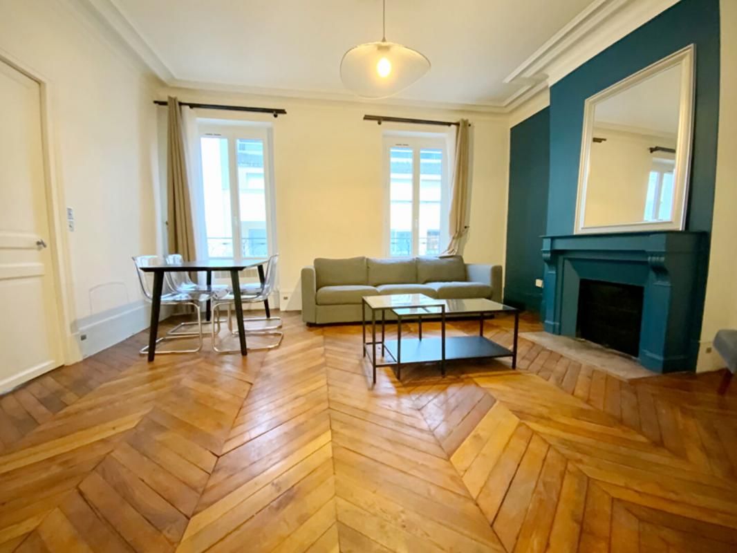 Appartement 2 chambres 64 m2 rue Louis Rouquier