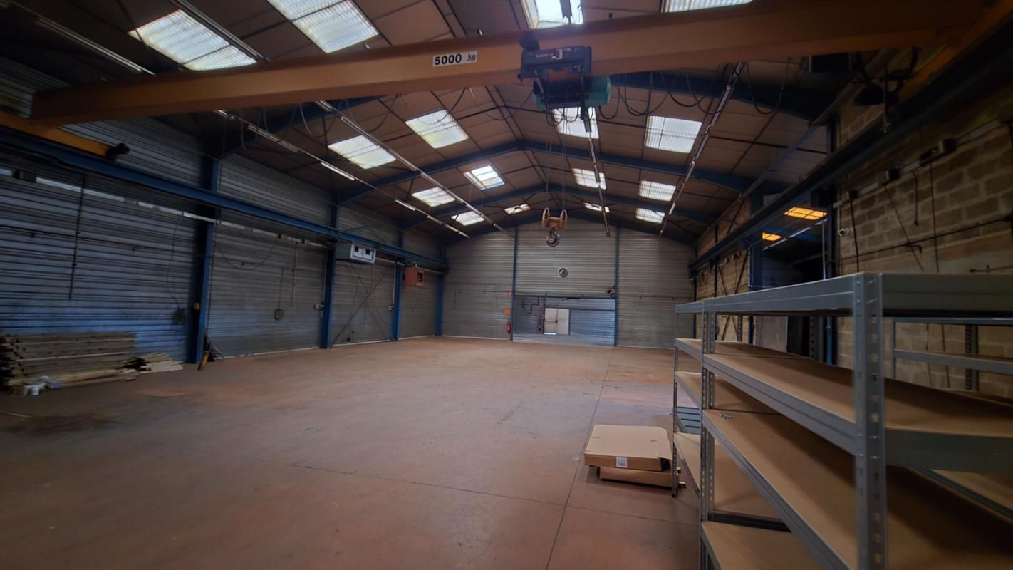 DREUX SECTEUR DREUX 28 - LOCAUX D'ACTIVITE 875 m² 2