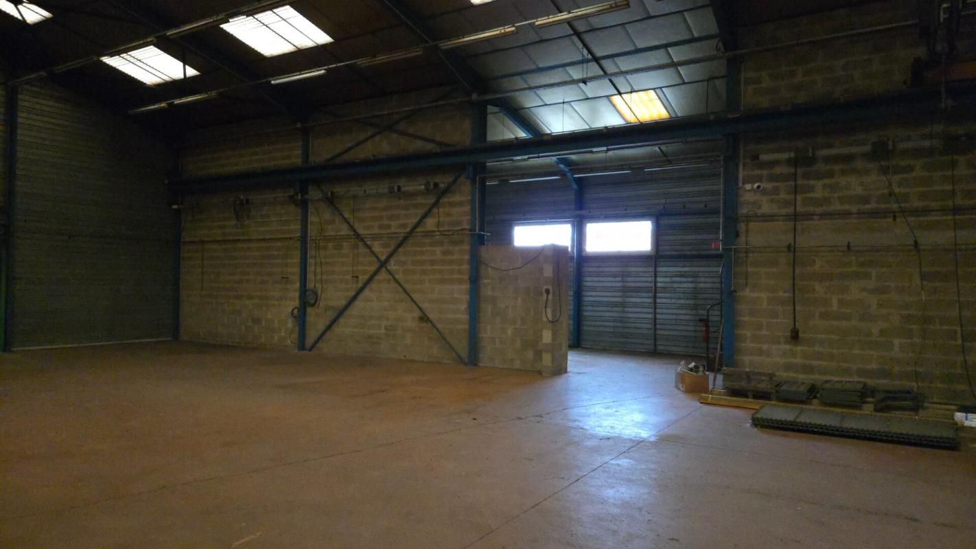 DREUX SECTEUR DREUX 28 - LOCAUX D'ACTIVITE 875 m² 4