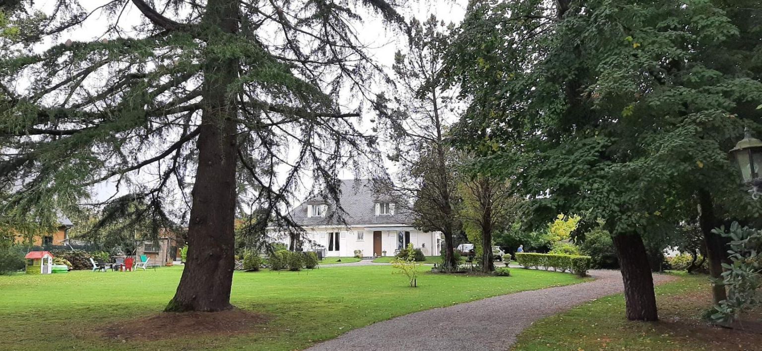 Maison grand terrain avec piscine - Saint Etienne De Montluc