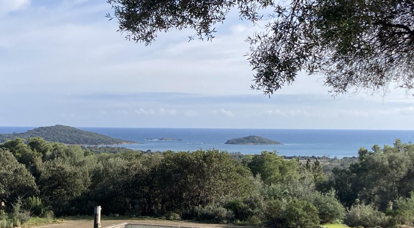 LECCI Propriété édifiée sur un GRAND TERRAIN avec une vue sur MER & MONTAGNE à LECCI 20137 3