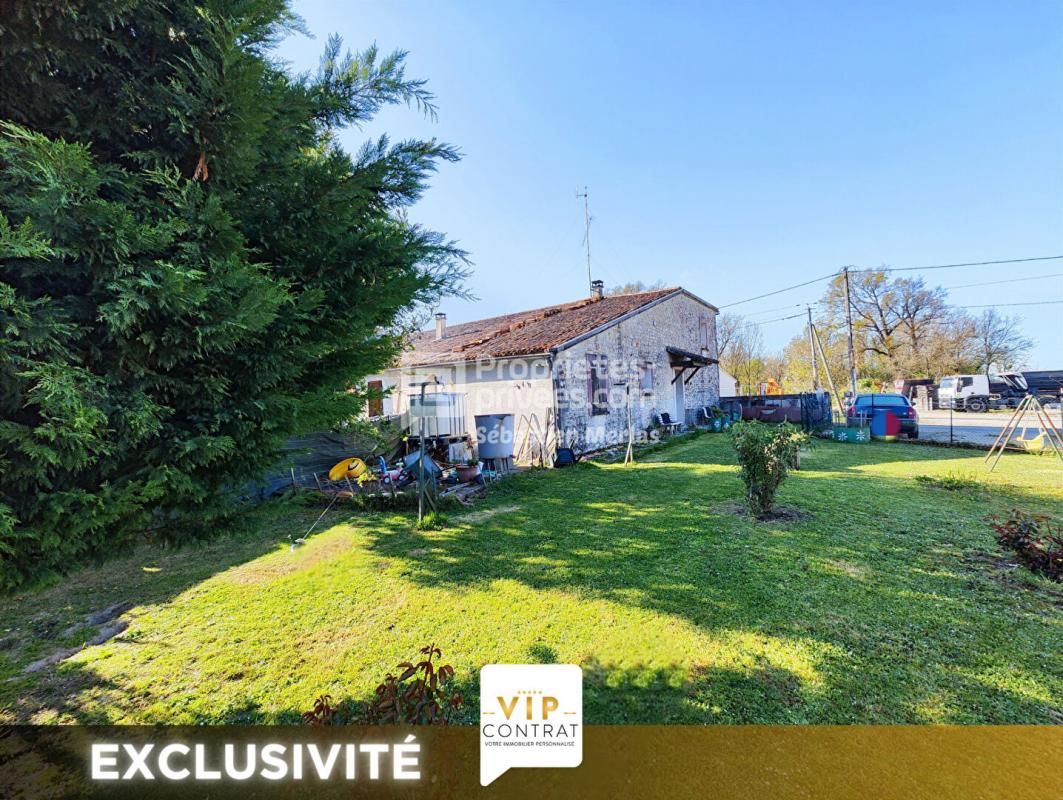 BARBEZIEUX-SAINT-HILAIRE GARANTIE 12 MOIS OFFERTE ! Ensemble de trois maisons sur une parcelle de 1847 m² 3
