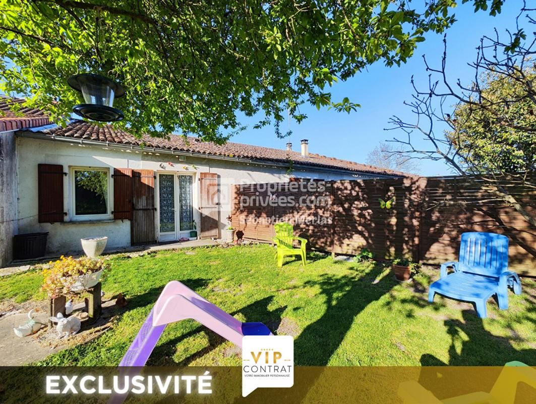 BARBEZIEUX-SAINT-HILAIRE GARANTIE 12 MOIS OFFERTE ! Ensemble de trois maisons sur une parcelle de 1847 m² 4