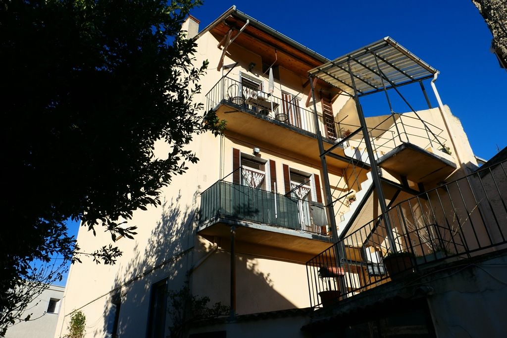 GIVORS GIVORS CENTRE Maison de ville de plus de 170 m2 3
