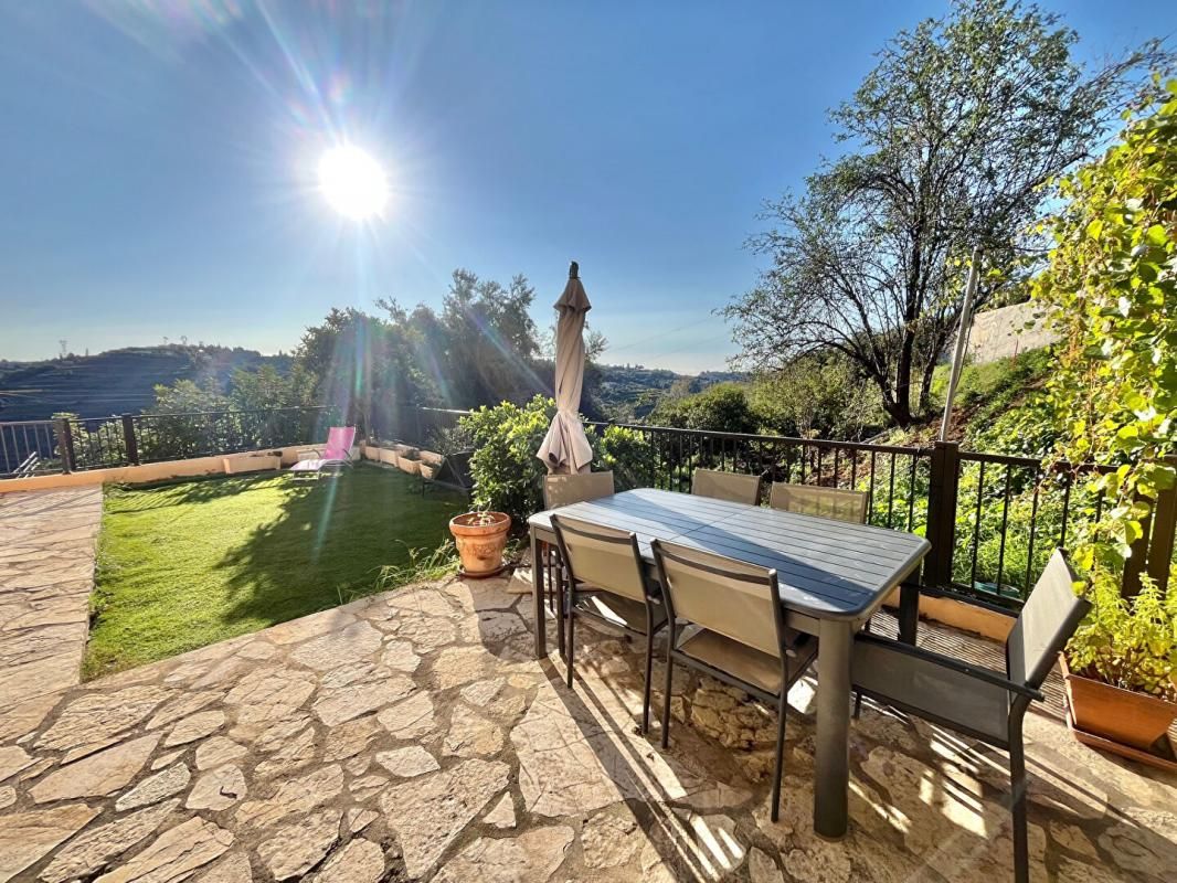 NICE MAISON 5 pièces - Nice Ouest - Au calme absolu avec vue dégagée sur les collines 4