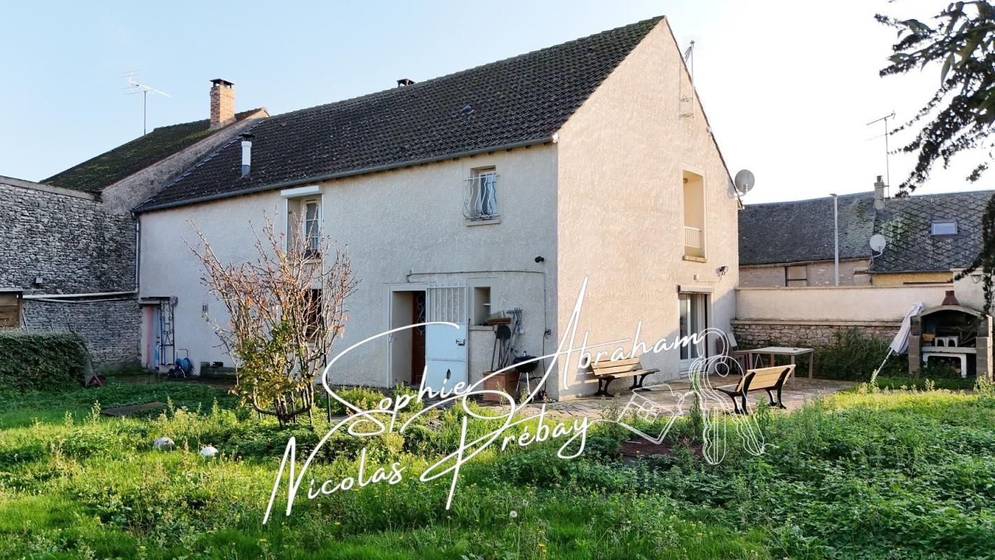Maison de 4 pièces, 3 chambres, garage et terrain