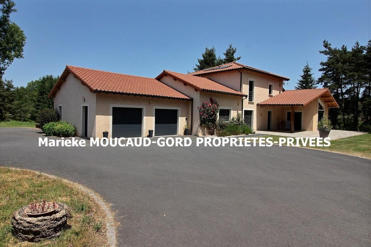 CRAPONNE-SUR-ARZON Craponne-sur-Arzon (43500) Très belle maison de 195 m² 5 chambres 3 garages sur 9700m² terrain 2