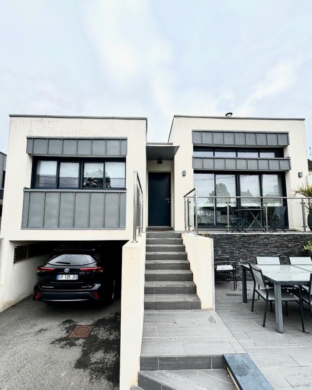 Maison RENNES (35) 8 pièces 185 m2 avec piscine - 4 chambres  + studio indépendant