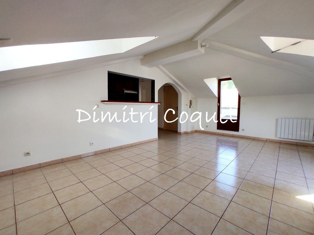 A vendre T3 sous toiture ,2 terrasses ,secteur calme