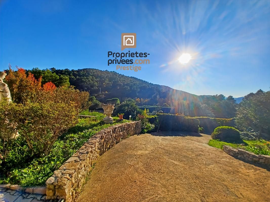 SEILLANS SEILLANS, Magnifique villa de plain pied dans un cadre bucolique 2