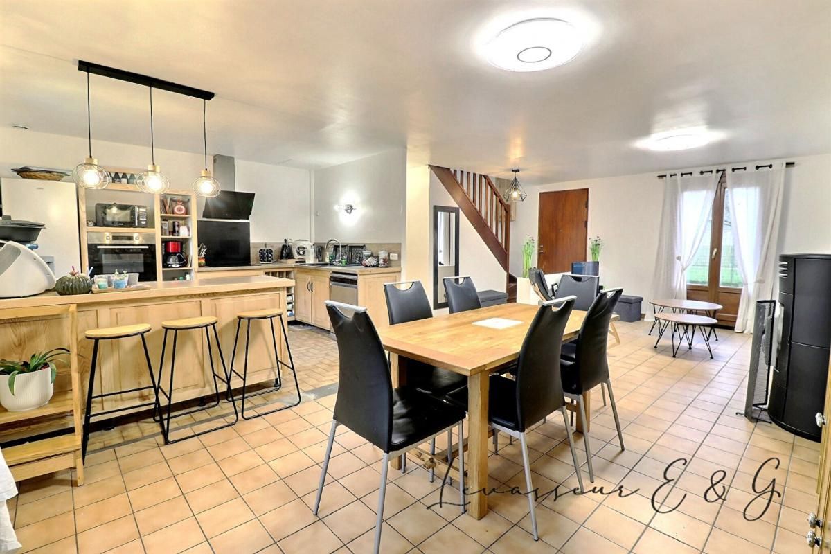 La Rue Saint Pierre (60510) - Maison 5 chambres vivable de plain pied