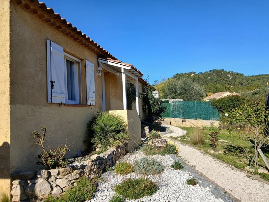 LA ROQUEBRUSSANNE Villa 6 pièces 159.37 m2 avec appartement T3 - La Roquebrussanne 3