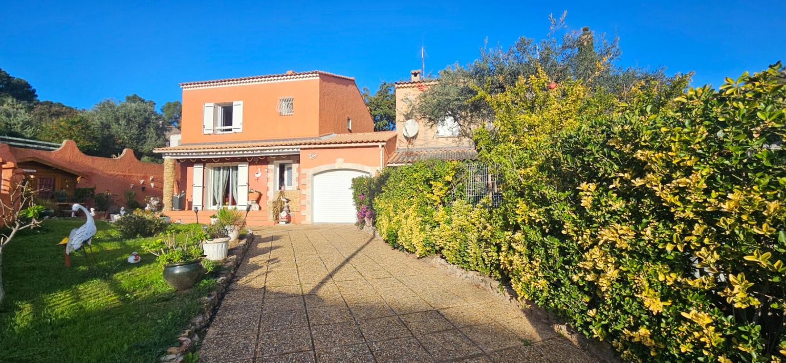 VILLA - SIX FOURS LES PLAGES