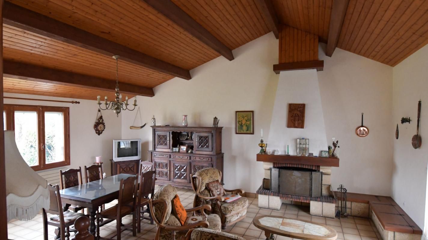 GETIGNE Maison Gétigné 5 P . 3 Chs . 96 M² . Garage . Cave . T 415 M² 4