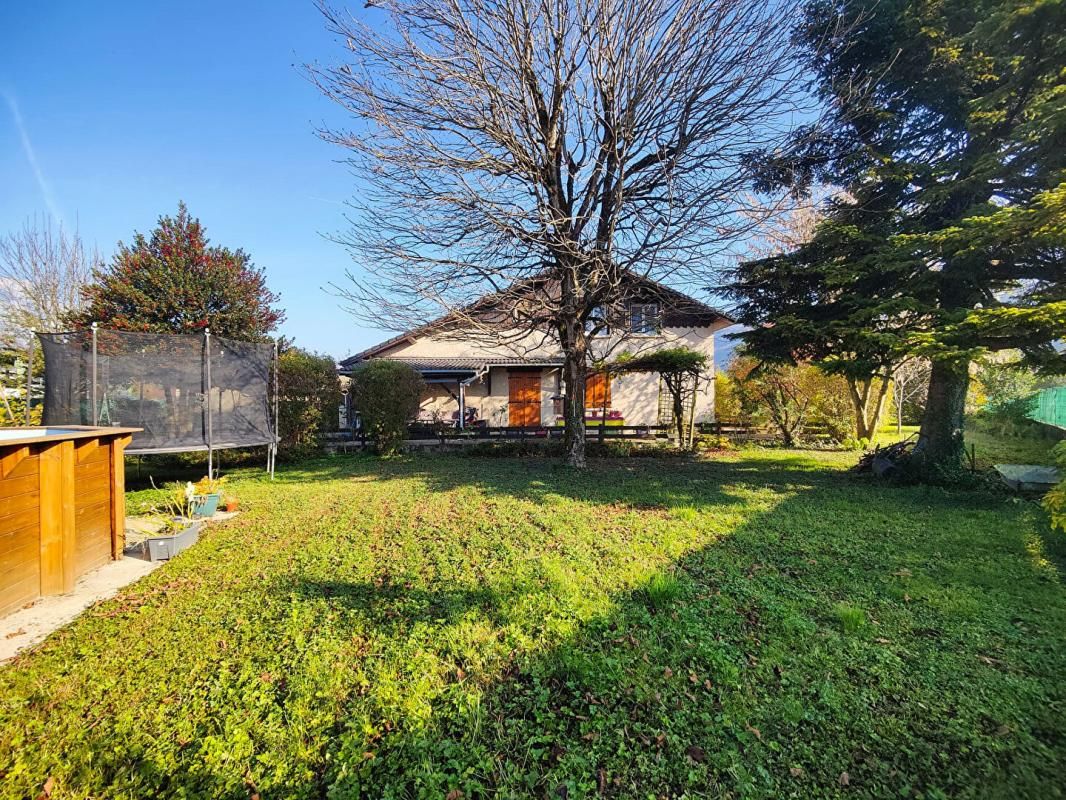 VILLARD-BONNOT Maison Villard Bonnot 6 pièce(s) 140 m² avec piscine, garage et carport 2