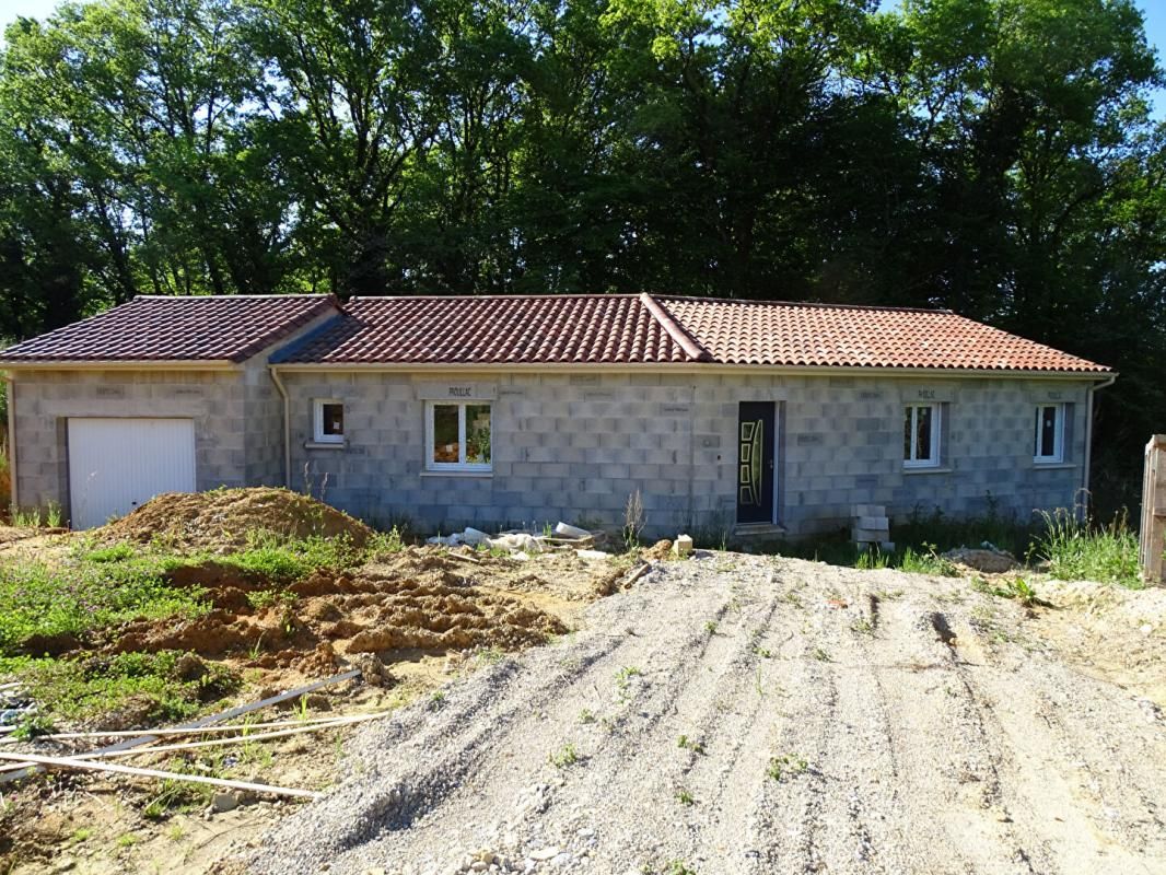 SAINT-AMAND-DE-COLY Maison Coly Saint Amand 4 pièce(s) 96 m2 3