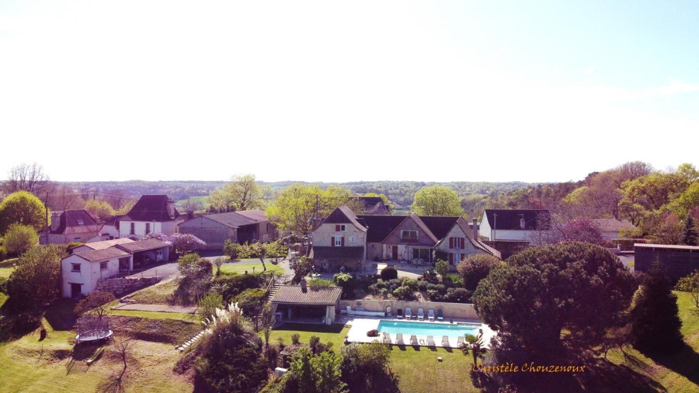 24210 Thenon : ensemble immobilier de prestige