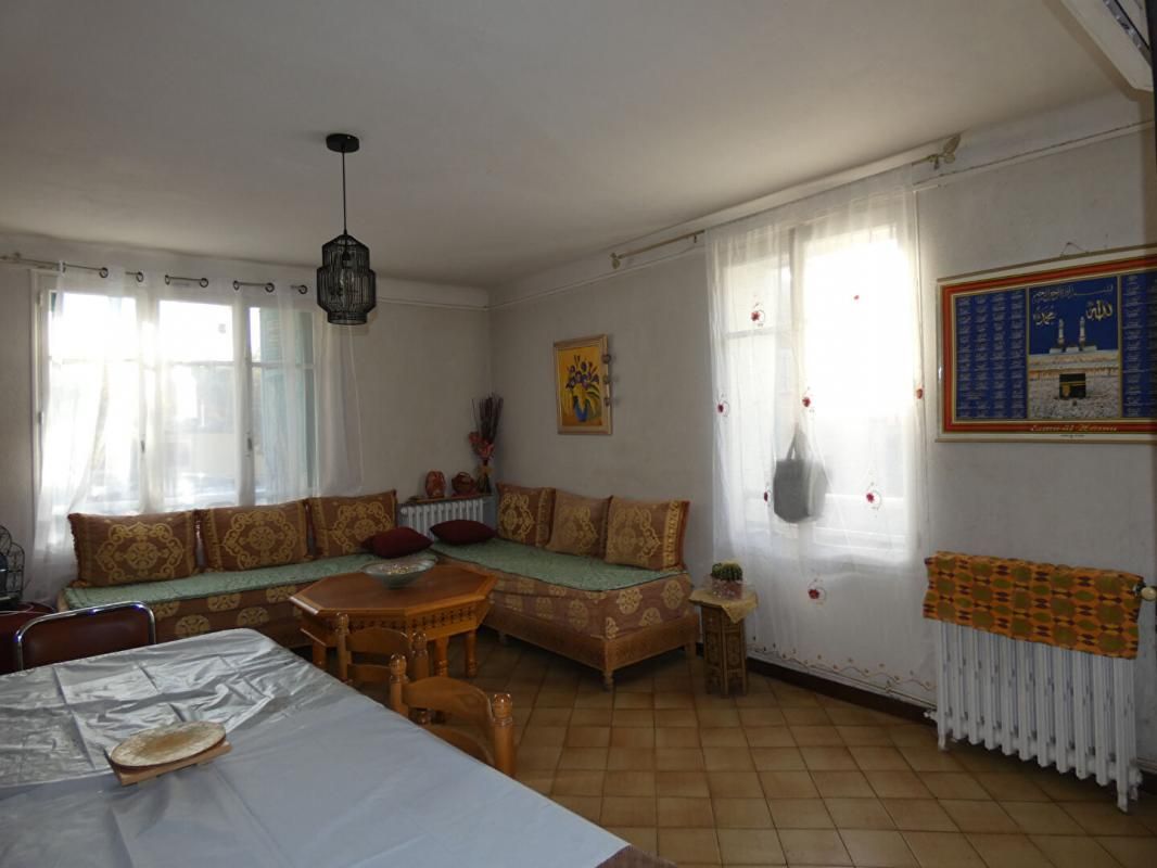 RIANS RIANS MAISON T4 AVEC COUR ET CAVE INVESTISSEUR 3