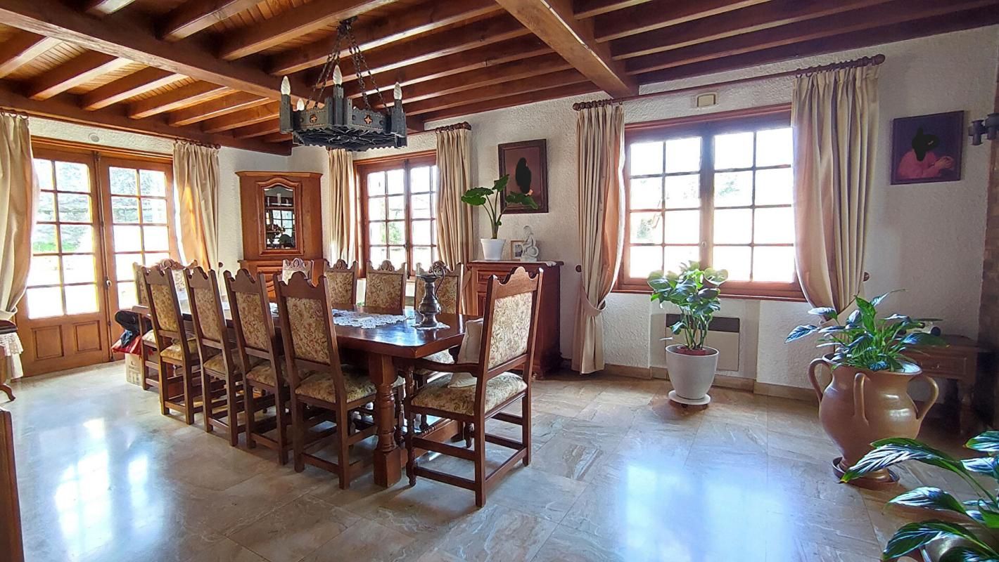 ROANNE Maison individuelle - Roanne centre -225000 1