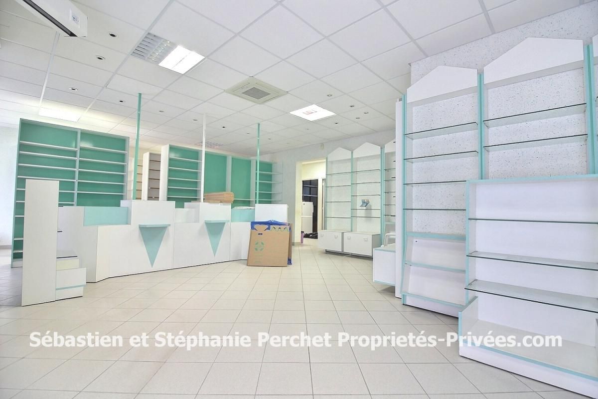 EPIEDS-EN-BEAUCE Immeuble 8 pièce(s) 213 m2 3