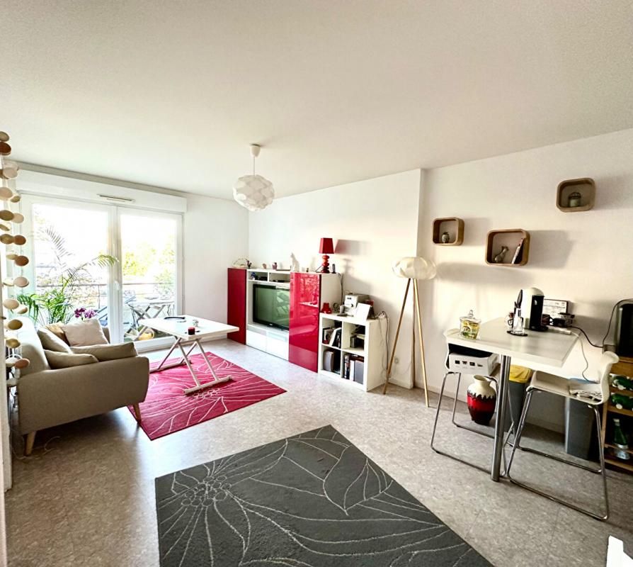 Appartement  2 pièces de 40 m2 avec balcon - Longchamp